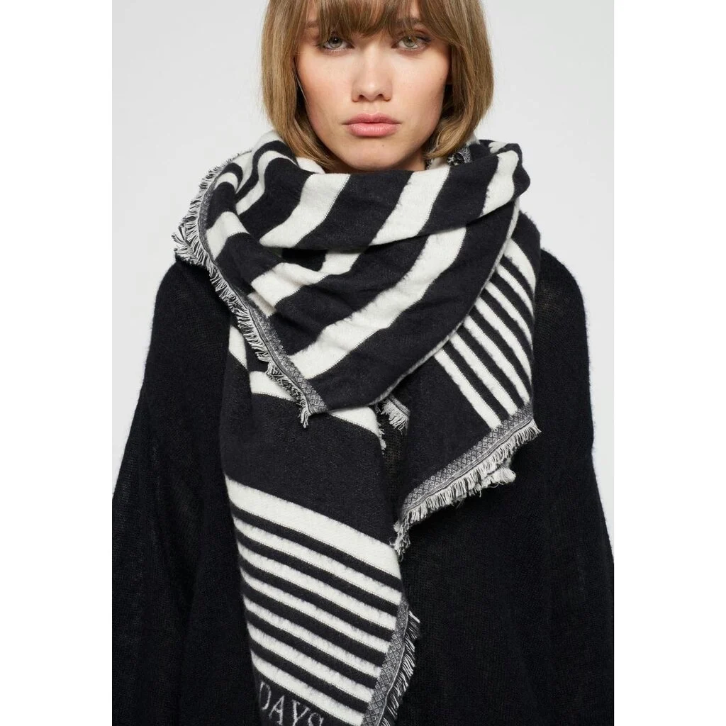 10days-black-ecru-scarf-block-stripe (2)